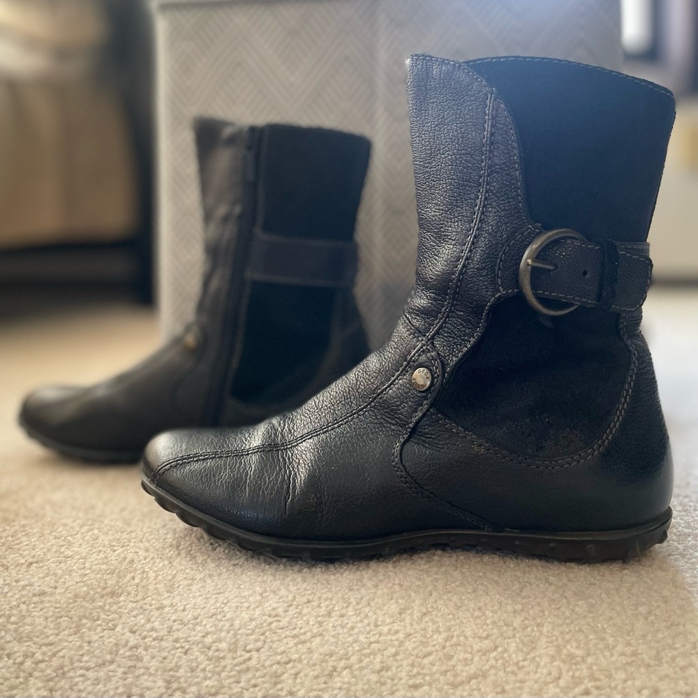 Geox boots size 6